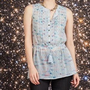 Adored Aesthetic Sleeveless Top in New Moon Large